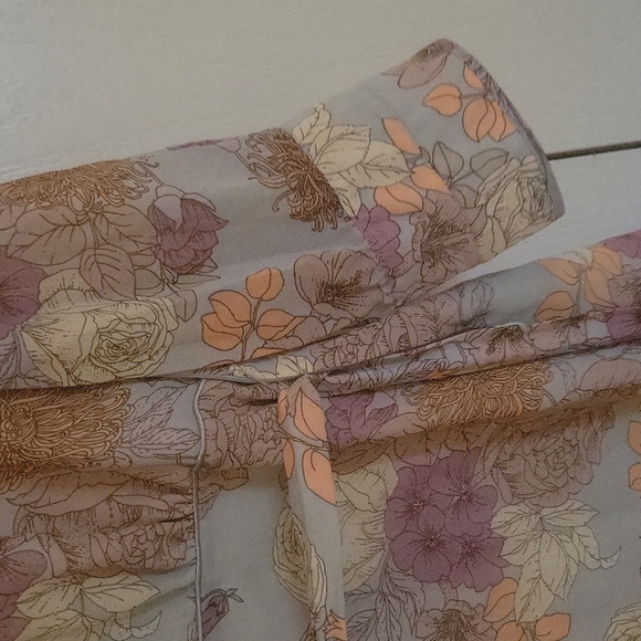 Beautiful dress - Picture 5 of 5